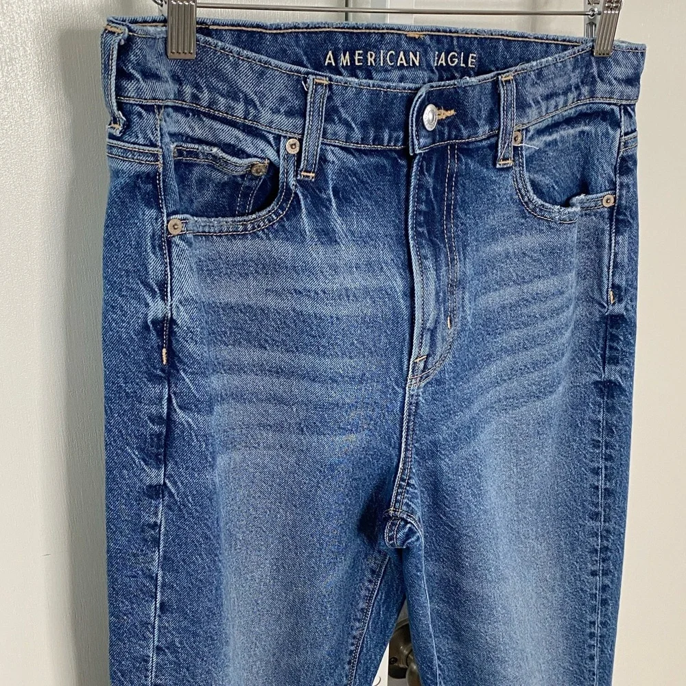 American Eagle | Medium-Wash Denim Super High-Rise Stretch Straight Jeans Sz 10 - Picture 4 of 16